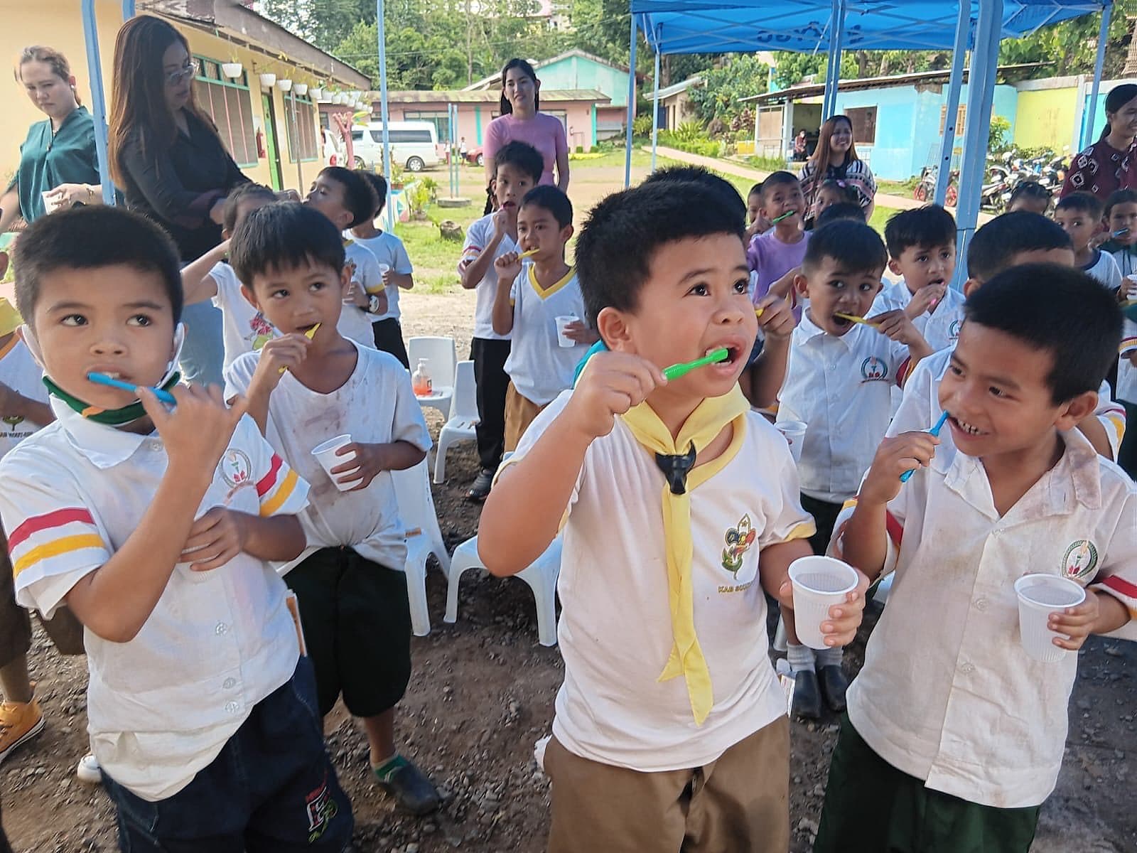 Project Healthy Smile - 2nd grade class brushing